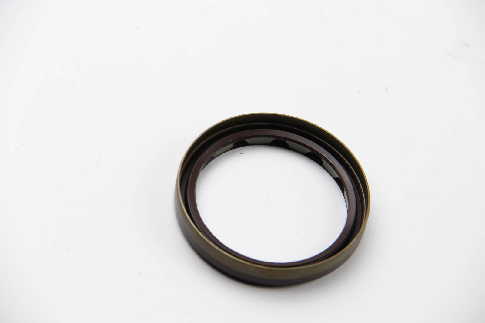 Уплотняющее кольцо, ступица колеса; Уплотнительное кольцо Elring 016620